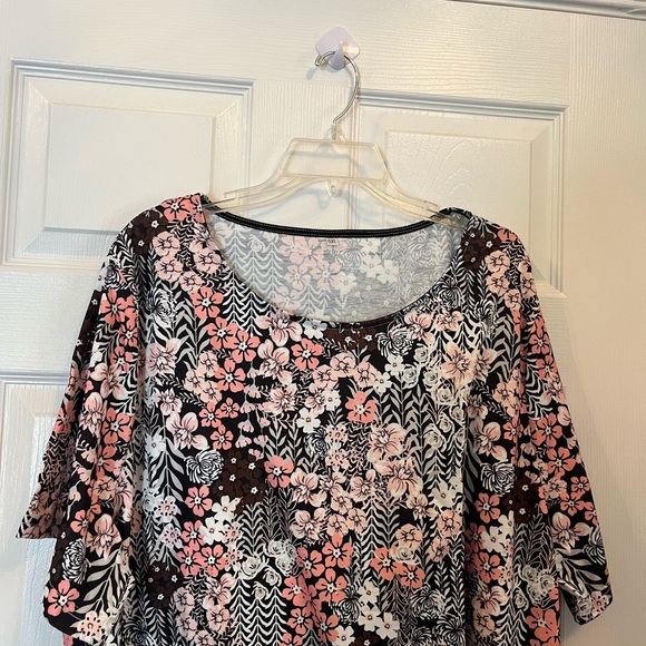 Women's Plus Size Floral Print Summer Vacation Top Loose/Relaxed Fit Top 18W 22W - Picture 5 of 8